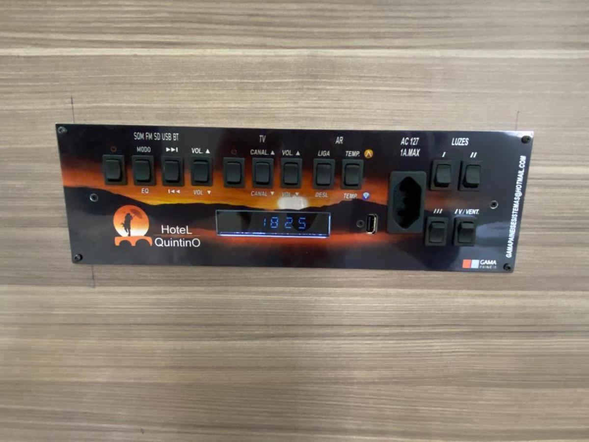 Hotel Quintino - Metro Se -Localizado No Coracao De Sao Paulo Proximo Ao Bras E 25 De Marco Com Estacionamento No Local Gratis Exterior foto A control panel for a hotel room